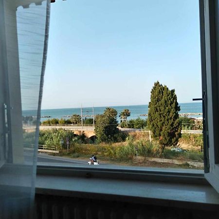Mandema' Apartment Campofilone Bagian luar foto